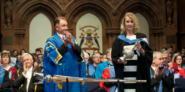 Debbie Crosbie, Strathclyde Alumna of the Year 2016 Debbie Crosbie, Strathclyde Alumna of the Year 2016